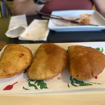 Fogonero signature dishes Pabellon Criollo
Empanadas
Beef Short Ribs Soup